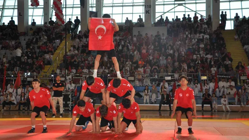 Afyon'da 19 Mayıs Coşkusu: Gençlik Meydanlara Sığmadı!