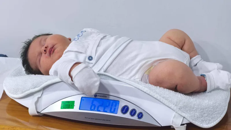 Rekor Bebek! Ali Atilla 6 Kilo Doğan Dev Bebek Şaşırttı
