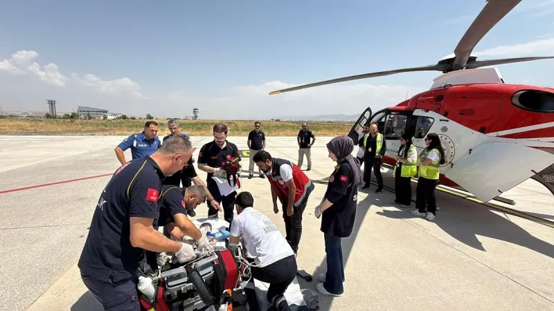 Muş'ta Mucize Kurtuluş! Serhat Bebek İçin Helikopter Alarmı!