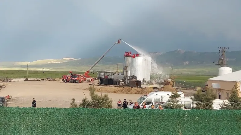 Erzurum'da Korkunç Patlama: 1 Ölü, 1 Yaralı! Asfalt Fabrikasında Neler Oldu?