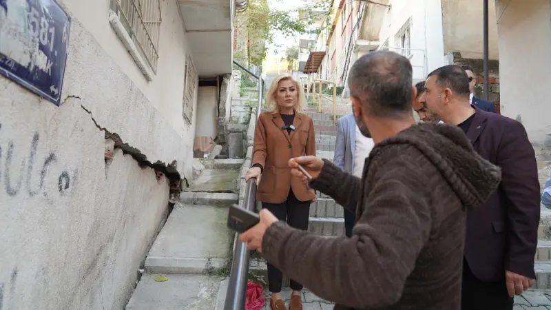 İzmir'de Felaket Çığlığı: Evler Yıkılmak Üzere!