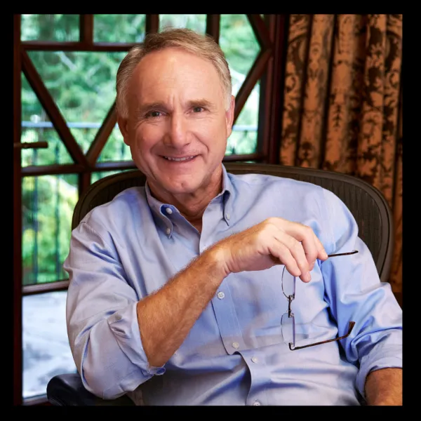 Dan Brown'dan Türk Hayranlarına Şok Mesaj! Yeni Kitap Rekor Kırıyor