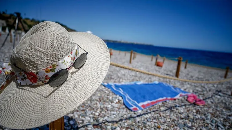 Islak Mayoyla Durmak Tehlikeli mi? Deniz Keyfiniz Kabusa Dönmesin!