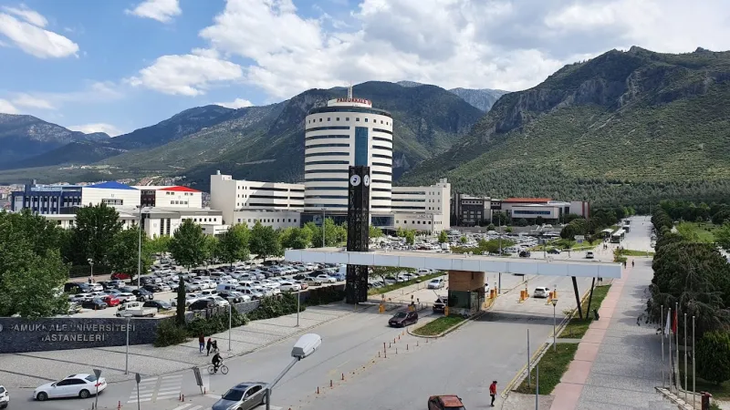 Diyet yapmasına rağmen karnındaki şişlik inmeyen kadının rahminden 9 kilogramlık ur çıktı