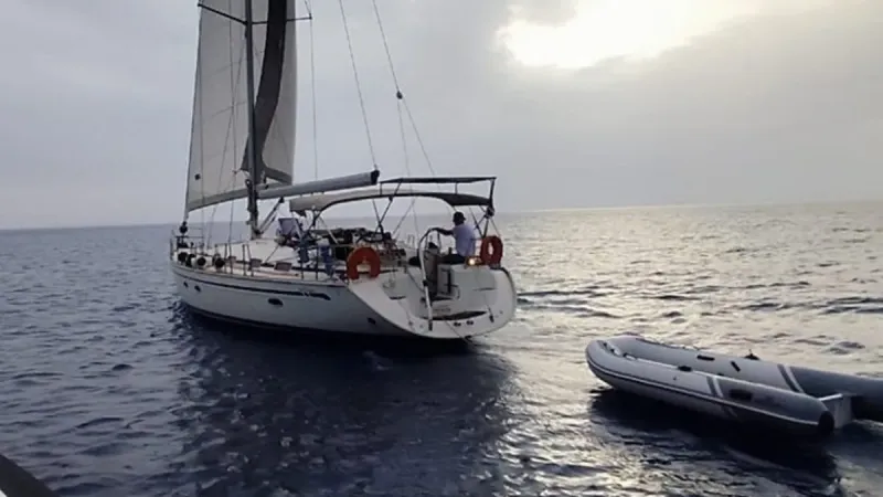 Fethiye'de yelkenli teknede 33 kaçak göçmen yakalandı