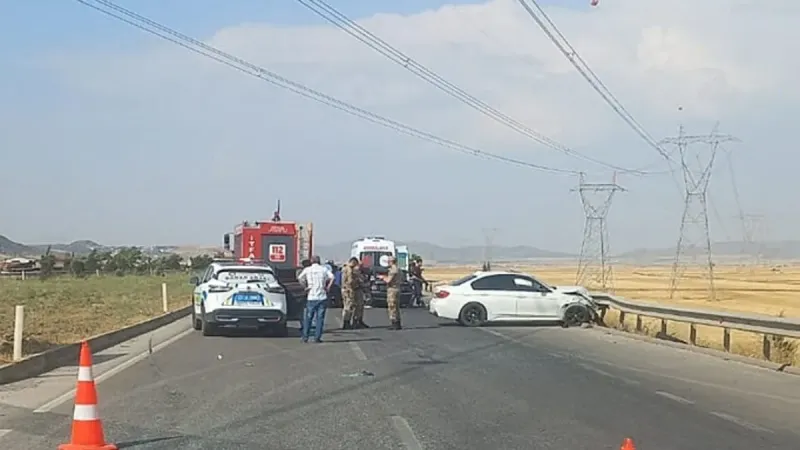 Gaziantep’te feci kaza: İki otomobil çarpıştı! 1 ölü, 2 yaralı