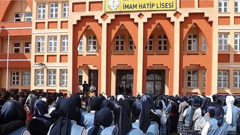 İmam Hatiplere Sınav Şoku! İlkokuldan Başlayan Ayrımcılık İddiası