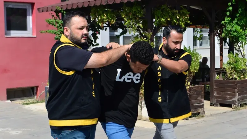 Adana'da Kapkaç Dehşeti! Kameraya Yakalandılar!