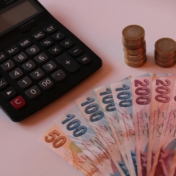 Ocak Maaş Zammı Şoku! Memur ve Emekli Maaşları Ne Kadar Artacak?