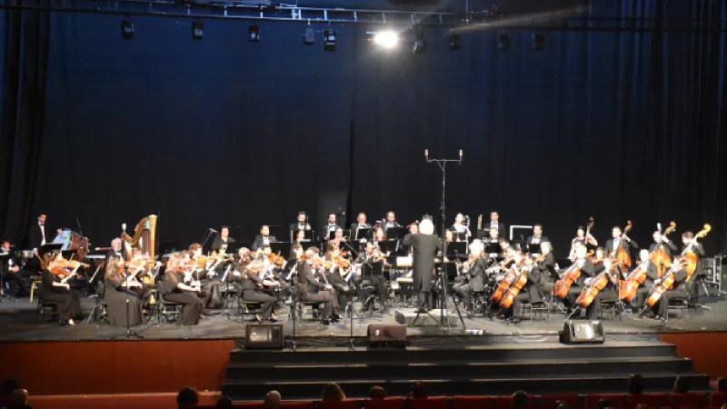 Adana'da Unutulmaz Konser! Beta Enerji Filarmoni Büyüledi