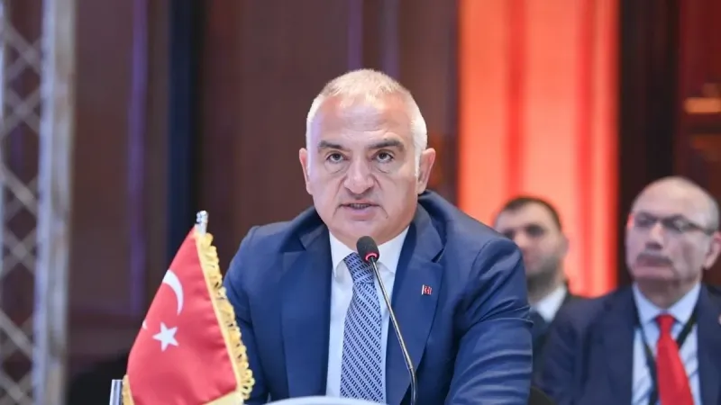 Ersoy'dan Turizmde Yapay Zeka Devrimi! Kahire'de Şok Sözler