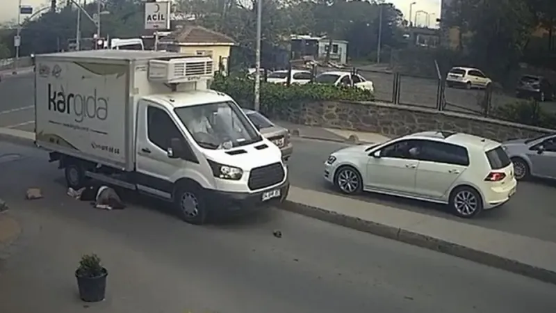 İstanbul'da Kamyonetin Altında Feci Ölüm! O Anlar Kamerada