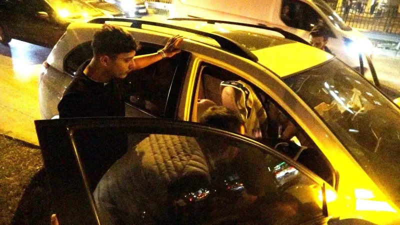 Antalya'da Feci Kaza! Otomobil Tabelaya Çarptı: 1 Ölü, 2 Yaralı