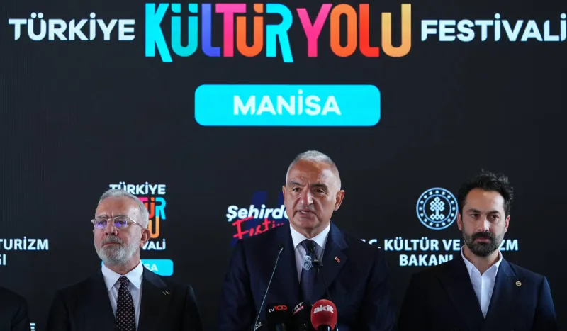 Ersoy'dan Kültür Sanat Açıklaması: Elitizm Bitti, Halk Kucaklaştı!