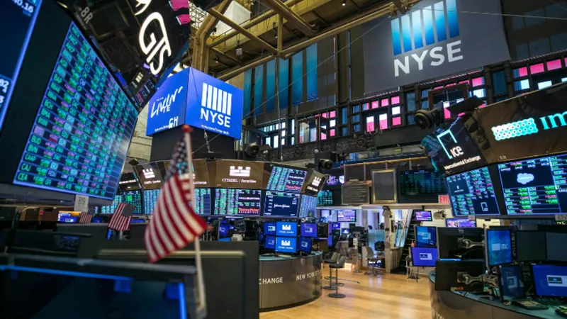 Borsa Coştu! Trump'tan İngiltere'ye Müjde, Dolar Uçuşa Geçti!