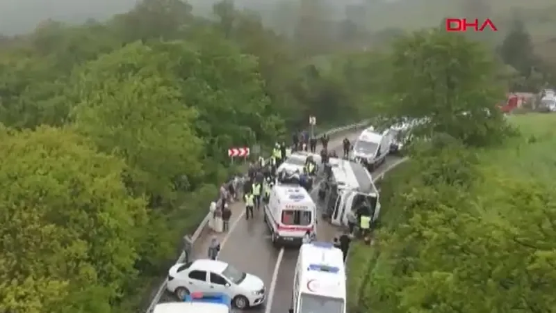 Sinop'ta Otobüs Kazası: Üniversiteliler Yaralandı! Şok Detaylar