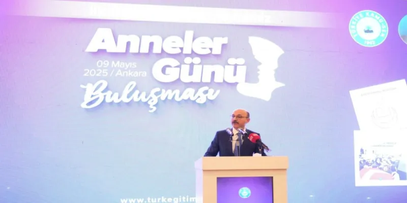 Türk Eğitim Sen'den Duygulandıran Anneler Günü Sürprizi!
