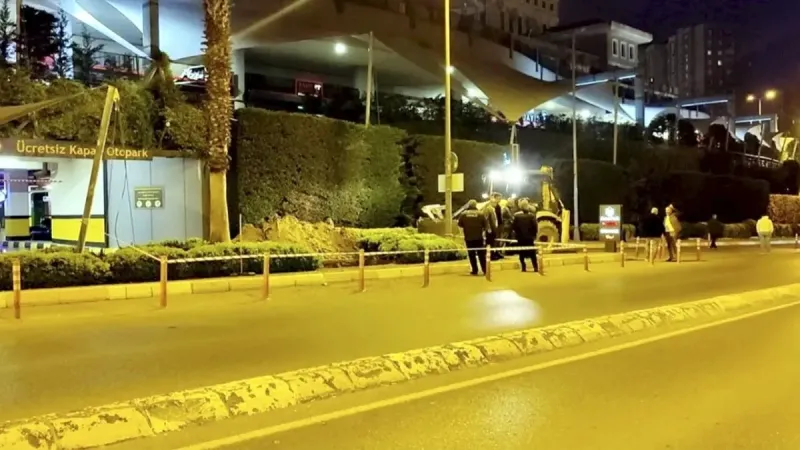 Küçükçekmece'de Korku Dolu Anlar! Doğalgaz Borusu Patladı!