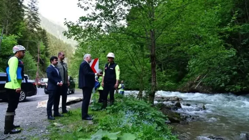 Trabzon'da dereye düşen 9 yaşındaki çocuğu arama çalışmaları sürüyor