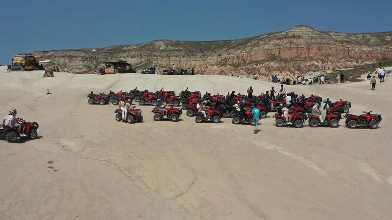 Kapadokya'da Bayram Bereketi! Turistler Akın Etti, Doluluk Rekor Kırdı!