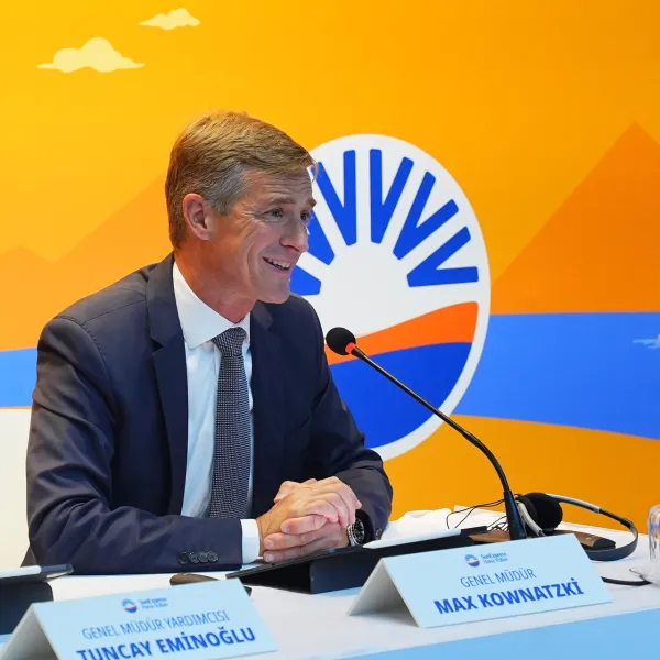SunExpress CEO'su Açıkladı: Türkiye'ye Akın Akın Turist Neden Geliyor?